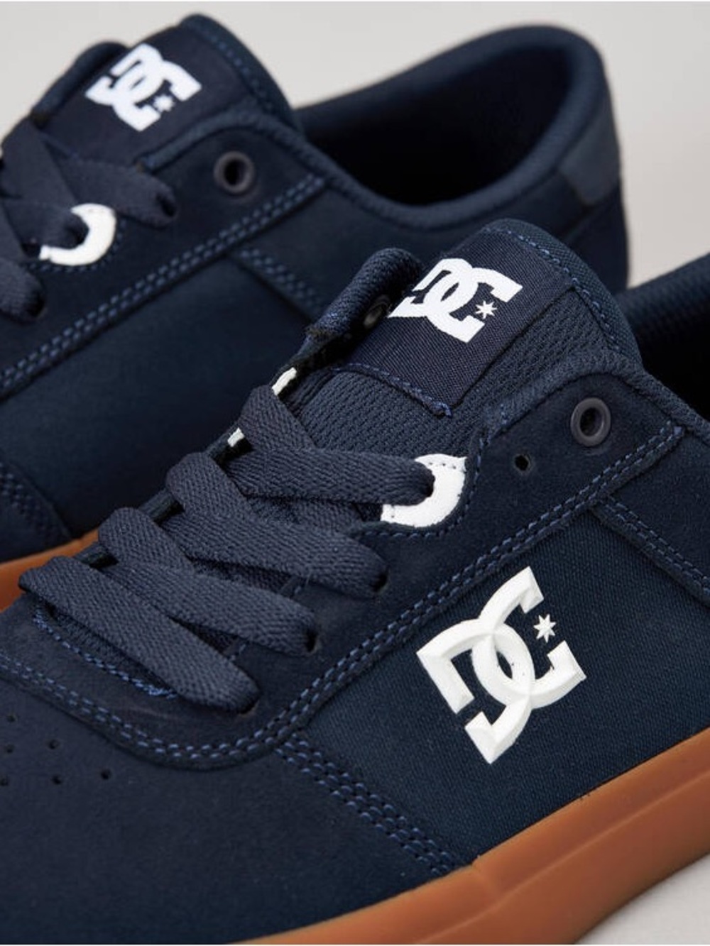 DC Shoes Teknic Shoes Men’s Size 11 athletic comfort